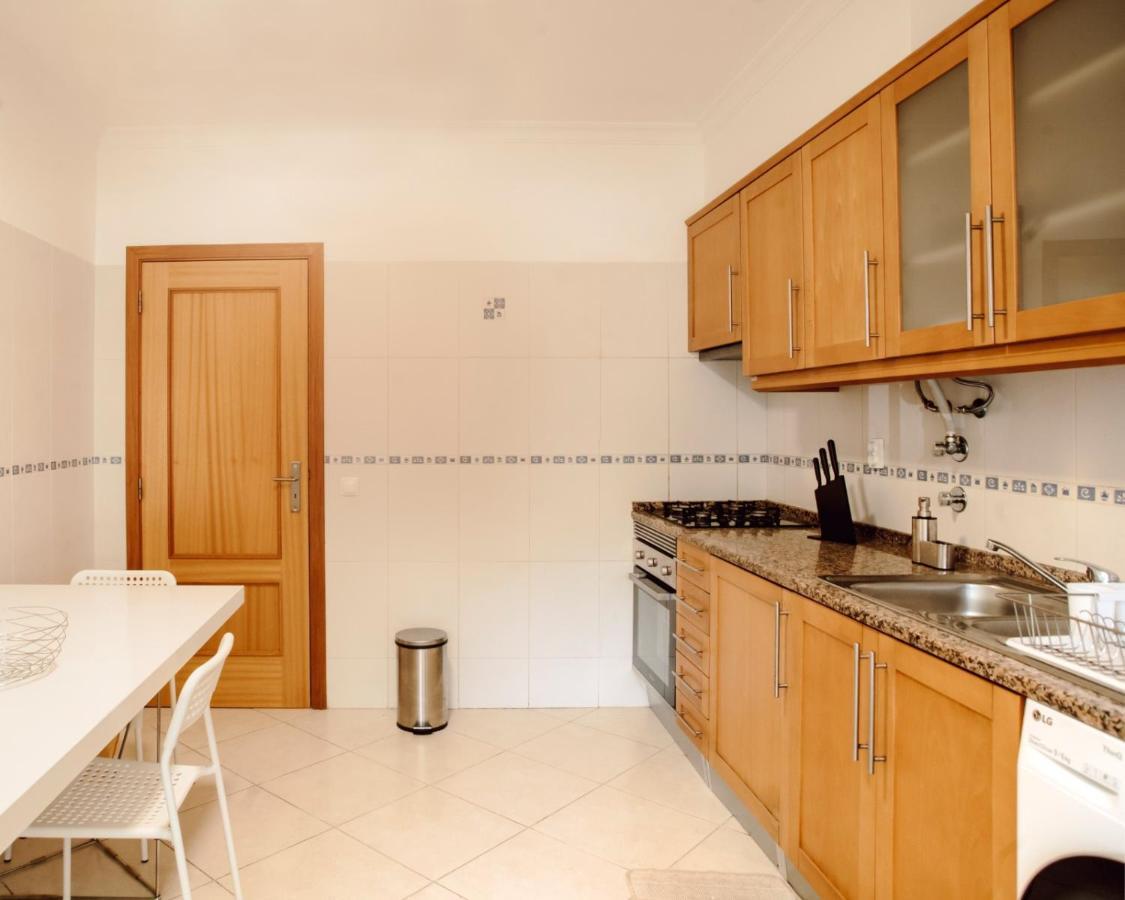 Harbour'S Way, Spacious And Cosy Apartment, With Ac Olhao Luaran gambar