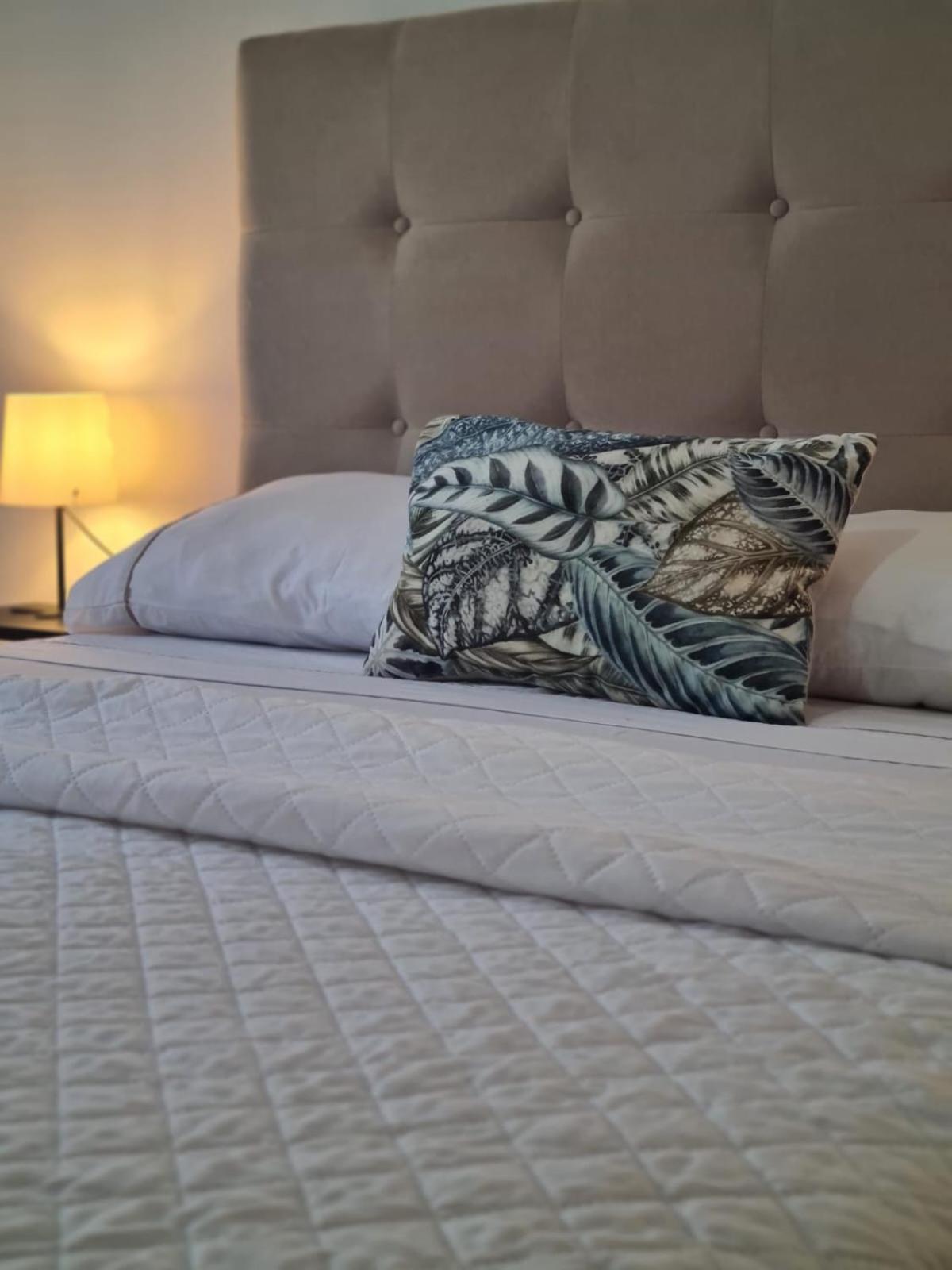 Harbour'S Way, Spacious And Cosy Apartment, With Ac Olhao Luaran gambar