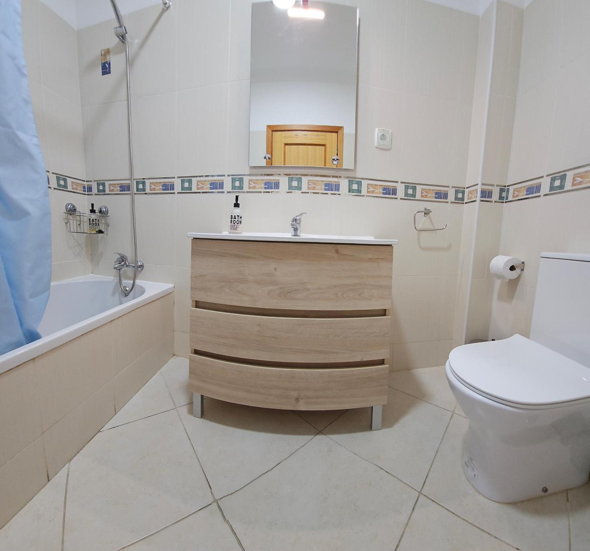 Harbour'S Way, Spacious And Cosy Apartment, With Ac Olhao Luaran gambar